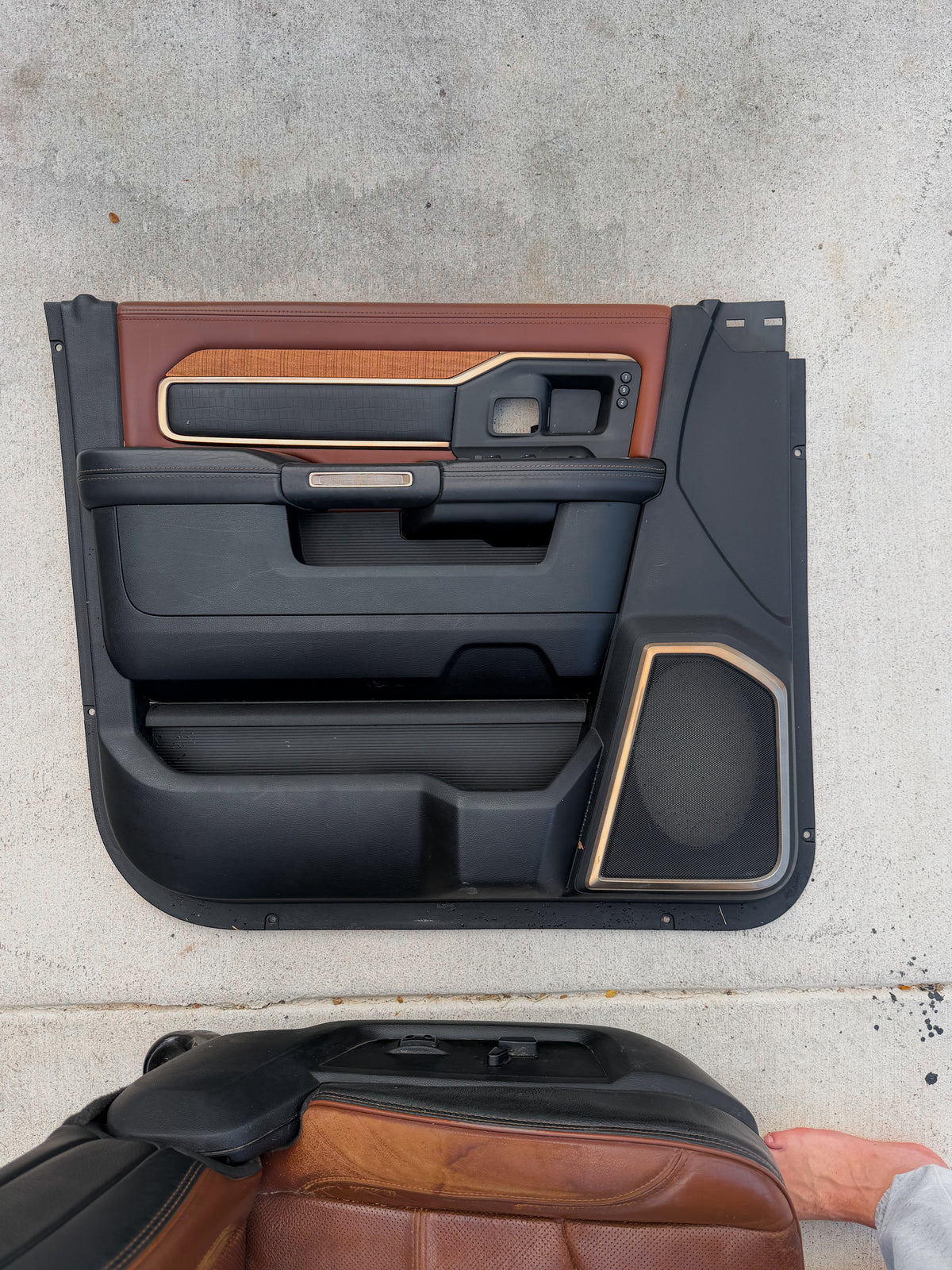 2020 Ram 2500/3500 Laramie Longhorn Megacab Interior - Seats, Console, Door Panels
