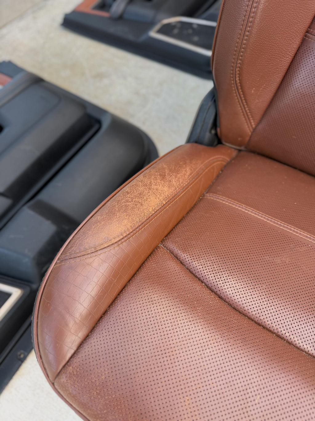2020 Ram 2500/3500 Laramie Longhorn Megacab Interior - Seats, Console, Door Panels