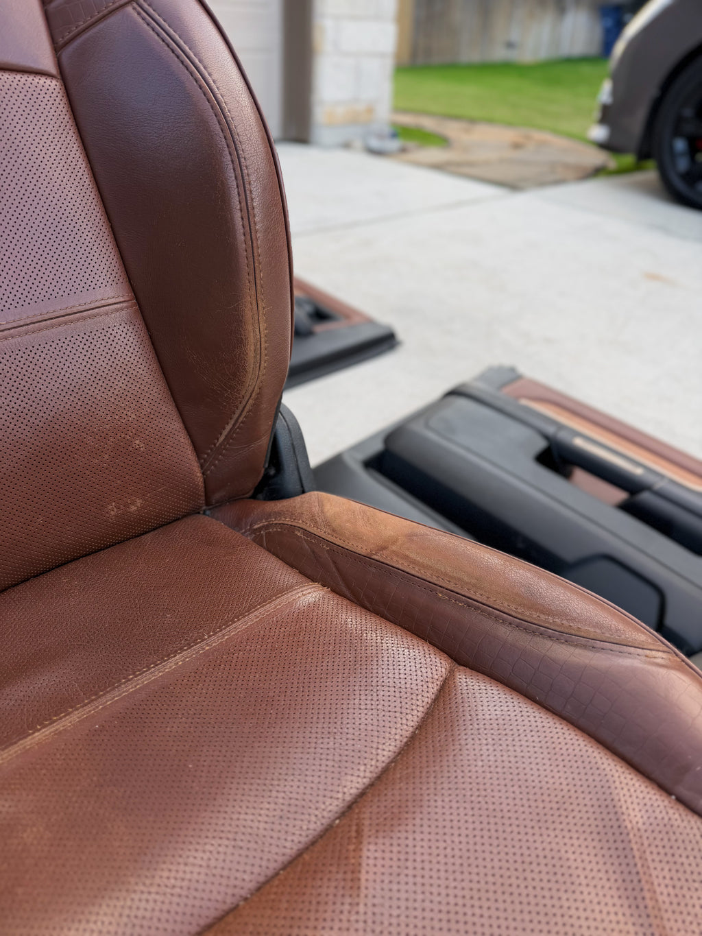 2020 Ram 2500/3500 Laramie Longhorn Megacab Interior - Seats, Console, Door Panels