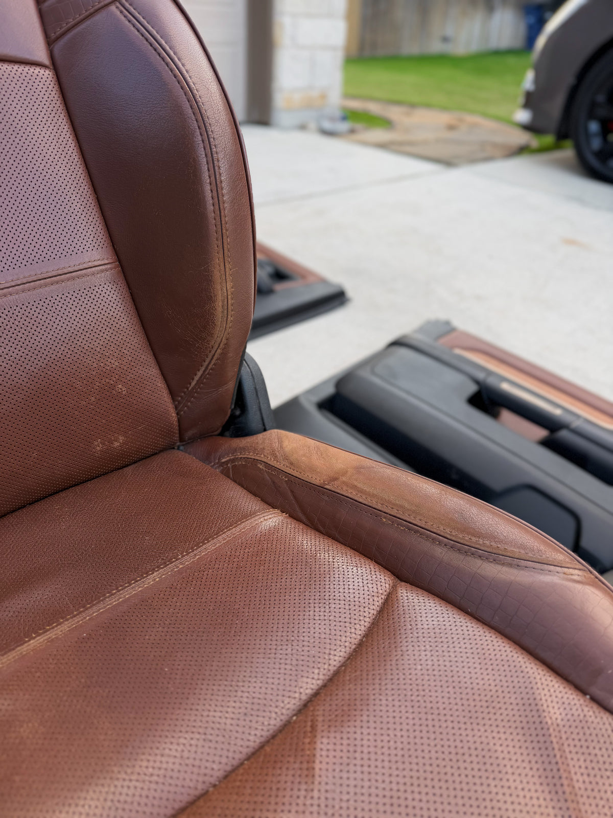 2020 Ram 2500/3500 Laramie Longhorn Megacab Interior - Seats, Console, Door Panels